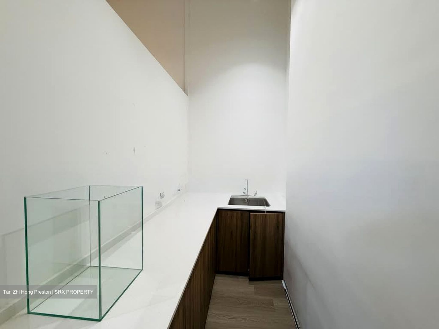 Tahir Building (D1), Office #566911531